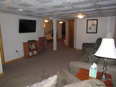 477 Bruno St, Schenectady, NY 12306 photo 20