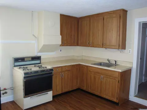 301 Front St, Schenectady, NY 12305 photo 3