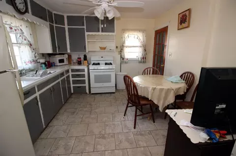 1880 Gray St, Schenectady, NY 12306 photo 3
