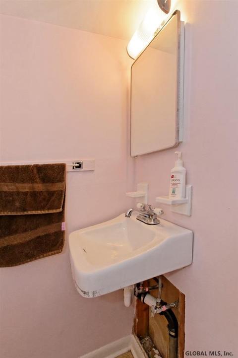 112 Park Ave, Schenectady, NY 12304 photo 18