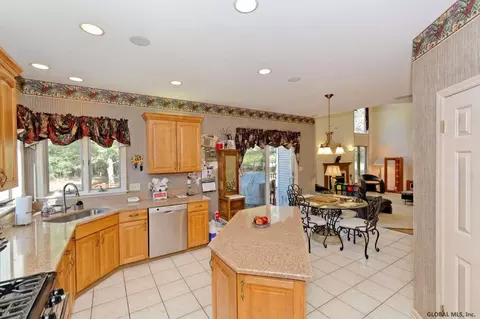 5 Muterfield Ct, Slingerlands, NY 12159 photo 9