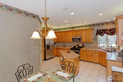 5 Muterfield Ct, Slingerlands, NY 12159 photo 8