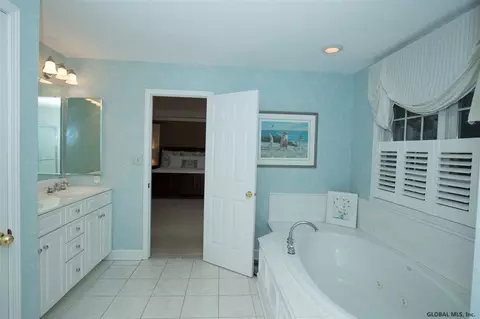 57 Duncan Phyfe Ln, Slingerlands, NY 12159 photo 14