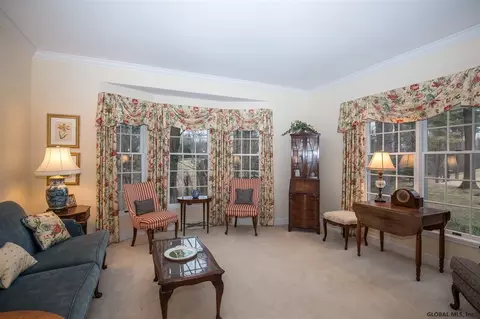 57 Duncan Phyfe Ln, Slingerlands, NY 12159 photo 5