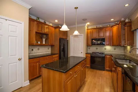 57 Duncan Phyfe Ln, Slingerlands, NY 12159 photo 7