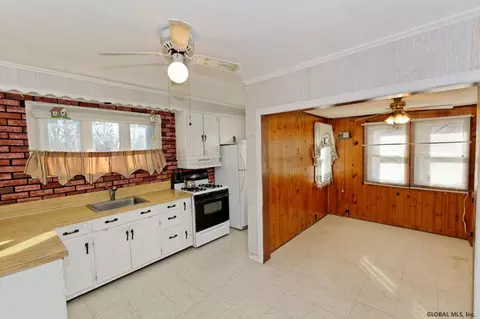 1904 Broad St, Schenectady, NY 12306 photo 6