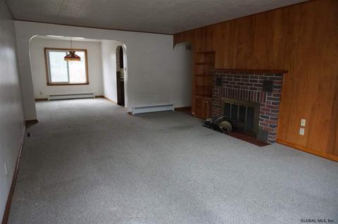 3042 E Lydius St, Schenectady, NY 12303 photo 2