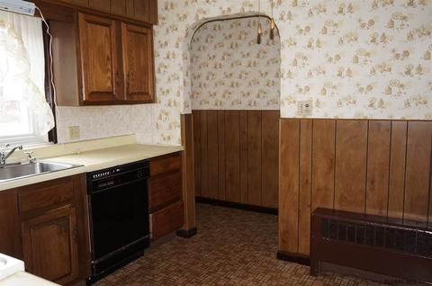 3042 E Lydius St, Schenectady, NY 12303 photo 9