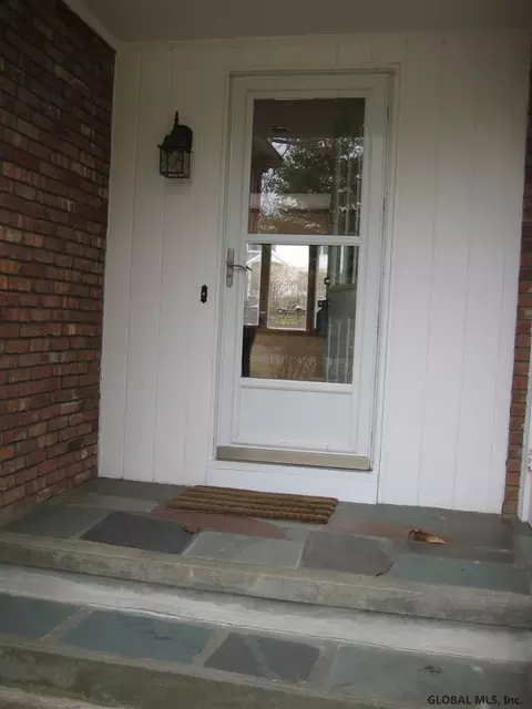 6 Graffunder Dr, Menands, NY 12204 photo 6