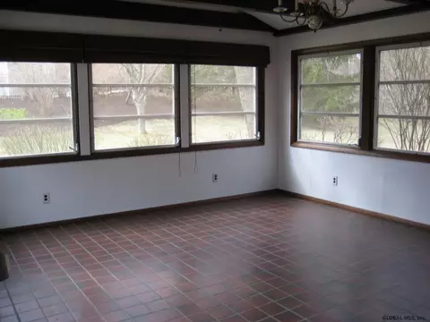 6 Graffunder Dr, Menands, NY 12204 photo 10