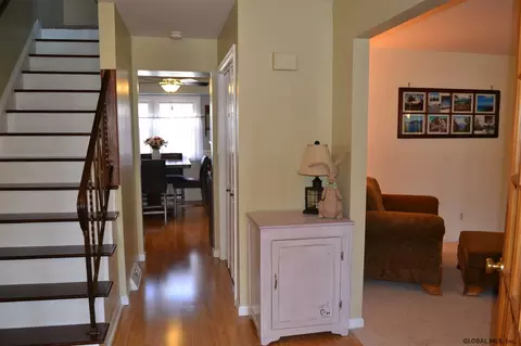 5368 Hickory Dr, Schenectady, NY 12303 photo 9