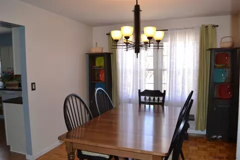 5368 Hickory Dr, Schenectady, NY 12303 photo 5