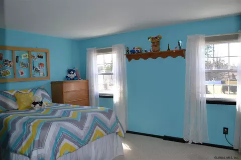 5368 Hickory Dr, Schenectady, NY 12303 photo 11