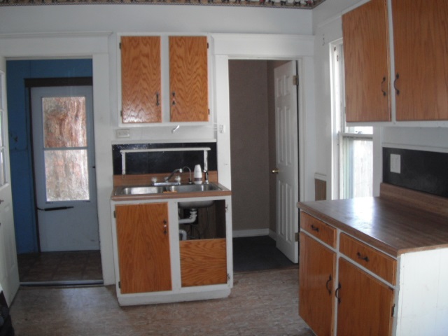 1006 Forest Rd, Schenectady, NY 12303 photo 4