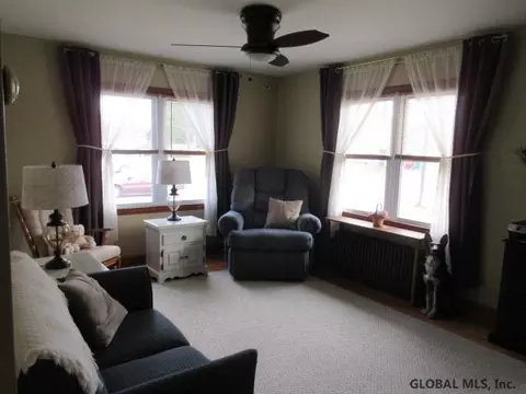1022 Eugene Dr, Schenectady, NY 12303 photo 4