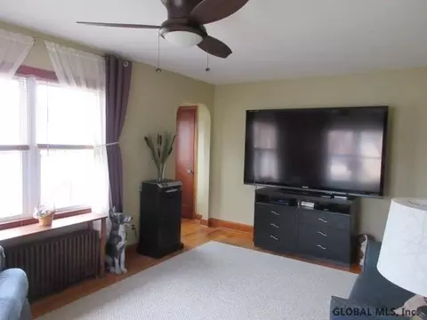 1022 Eugene Dr, Schenectady, NY 12303 photo 5