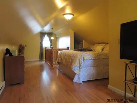 1022 Eugene Dr, Schenectady, NY 12303 photo 3