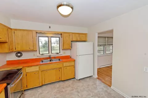 67 Carson Rd, Delmar, NY 12054 photo 9