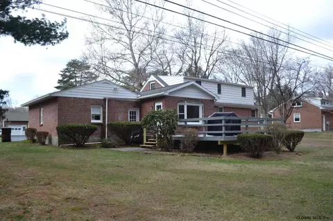 11 Albert Dr, Albany, NY 12203 photo 2