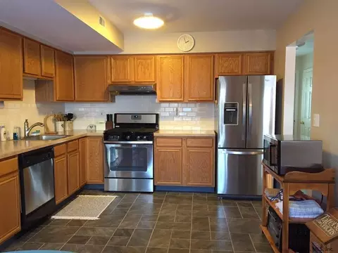 83 Marsdale Ct, Selkirk, NY 12158 photo 8
