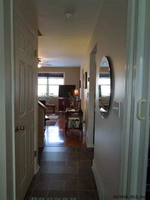 83 Marsdale Ct, Selkirk, NY 12158 photo 3