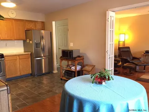 83 Marsdale Ct, Selkirk, NY 12158 photo 6