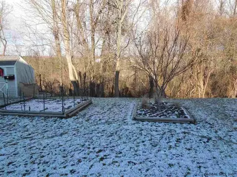 83 Marsdale Ct, Selkirk, NY 12158 photo 23