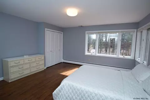 15 Devonshire Dr, Slingerlands, NY 12159 photo 17
