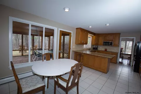 15 Devonshire Dr, Slingerlands, NY 12159 photo 11