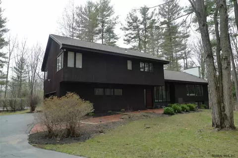 15 Devonshire Dr, Slingerlands, NY 12159 photo 1