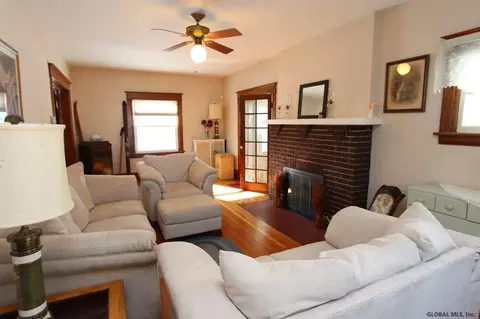 1077 Ardsley Rd, Schenectady, NY 12308 photo 3