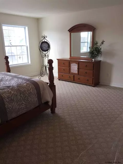 144 Paddock Cir, Schenectady, NY 12306 photo 10