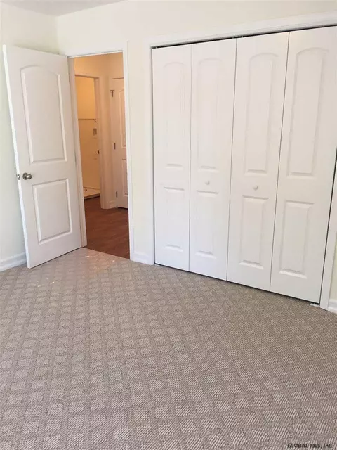 144 Paddock Cir, Schenectady, NY 12306 photo 14