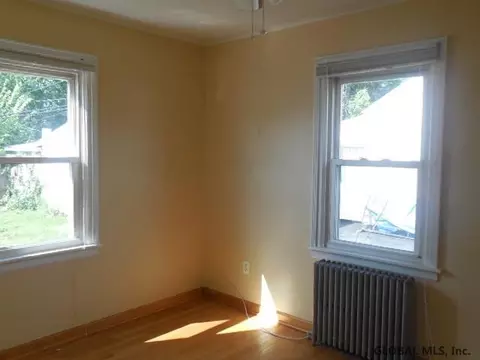 25 Marriott Ave, Schenectady, NY 12304 photo 7