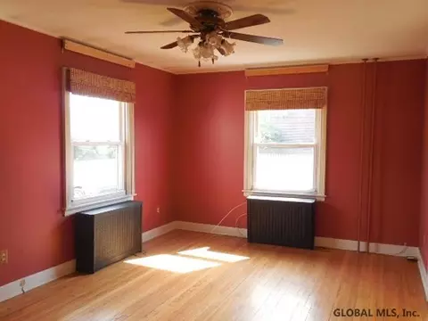 25 Marriott Ave, Schenectady, NY 12304 photo 3
