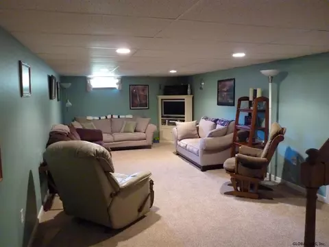 152 Juniper Dr, Ballston Spa, NY 12020 photo 17