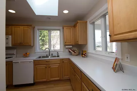27 Pepper Ln, Saratoga Springs, NY 12866 photo 8