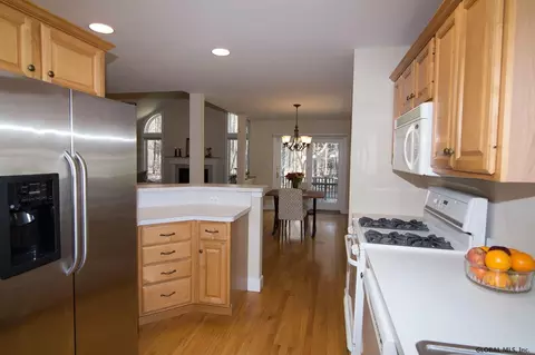 27 Pepper Ln, Saratoga Springs, NY 12866 photo 7