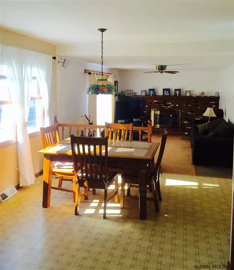 102 Peyton Rd, Schenectady, NY 12303 photo 9
