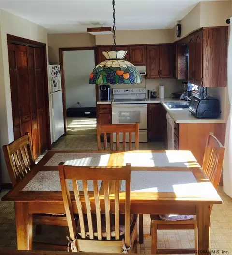 102 Peyton Rd, Schenectady, NY 12303 photo 8