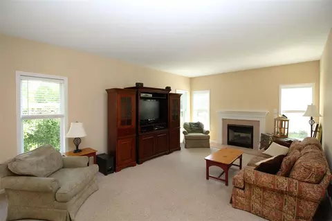 165 Hasgate Dr, Delmar, NY 12054 photo 4