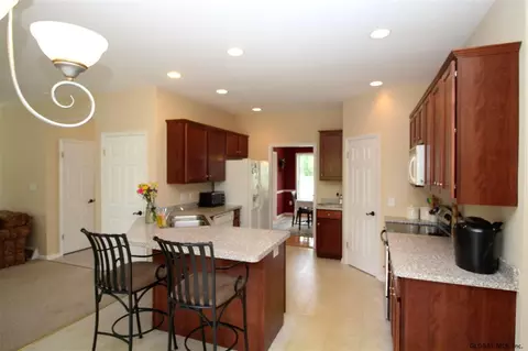 165 Hasgate Dr, Delmar, NY 12054 photo 9