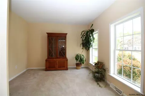 165 Hasgate Dr, Delmar, NY 12054 photo 5