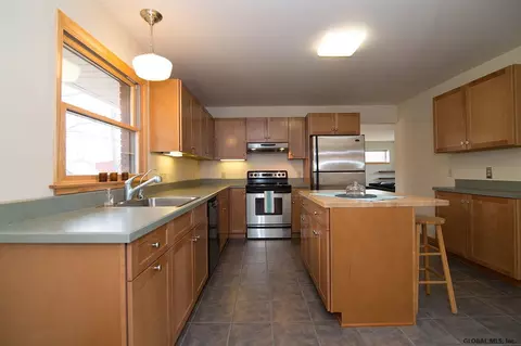 263 Bullock Rd, Slingerlands, NY 12159 photo 4
