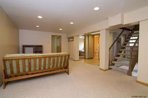 263 Bullock Rd, Slingerlands, NY 12159 photo 16