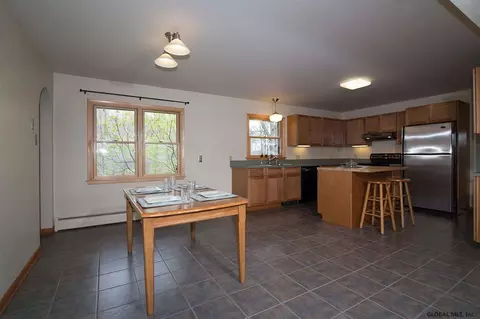 263 Bullock Rd, Slingerlands, NY 12159 photo 5