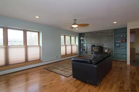 263 Bullock Rd, Slingerlands, NY 12159 photo 2