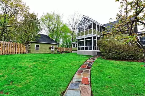8 Desson Ave, Troy, NY 12180 photo 1