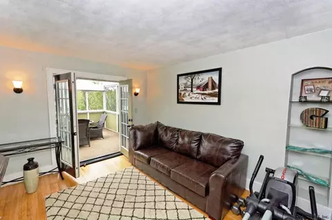 8 Desson Ave, Troy, NY 12180 photo 17
