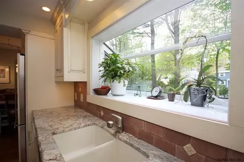 93 Winne Rd, Delmar, NY 12054 photo 7